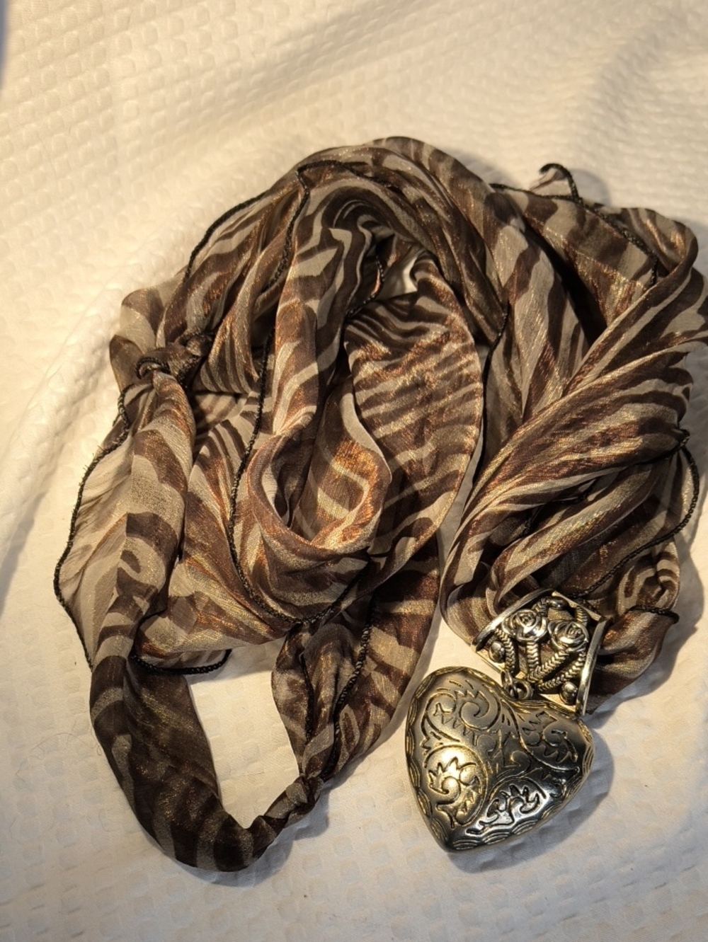 Vintage Brown Patterned Scarf With Heart Clip